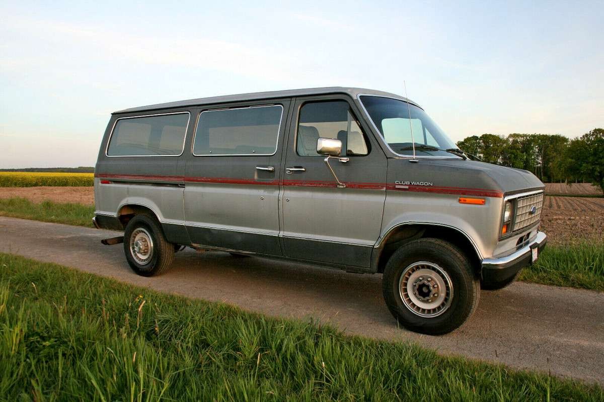 1989 FORD E-150