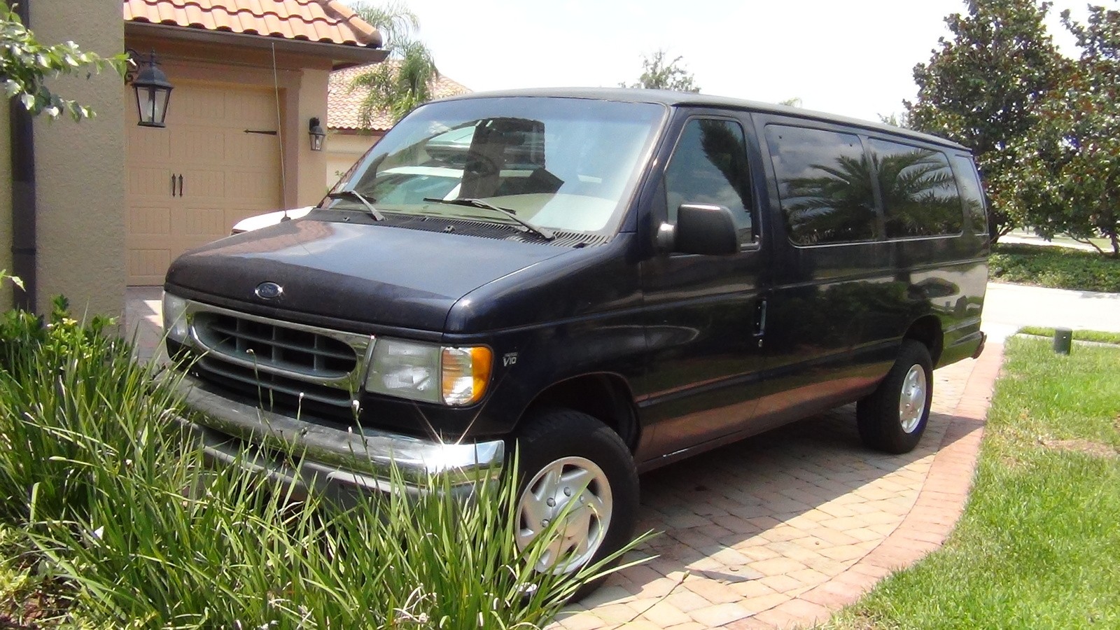 2000 FORD E-350