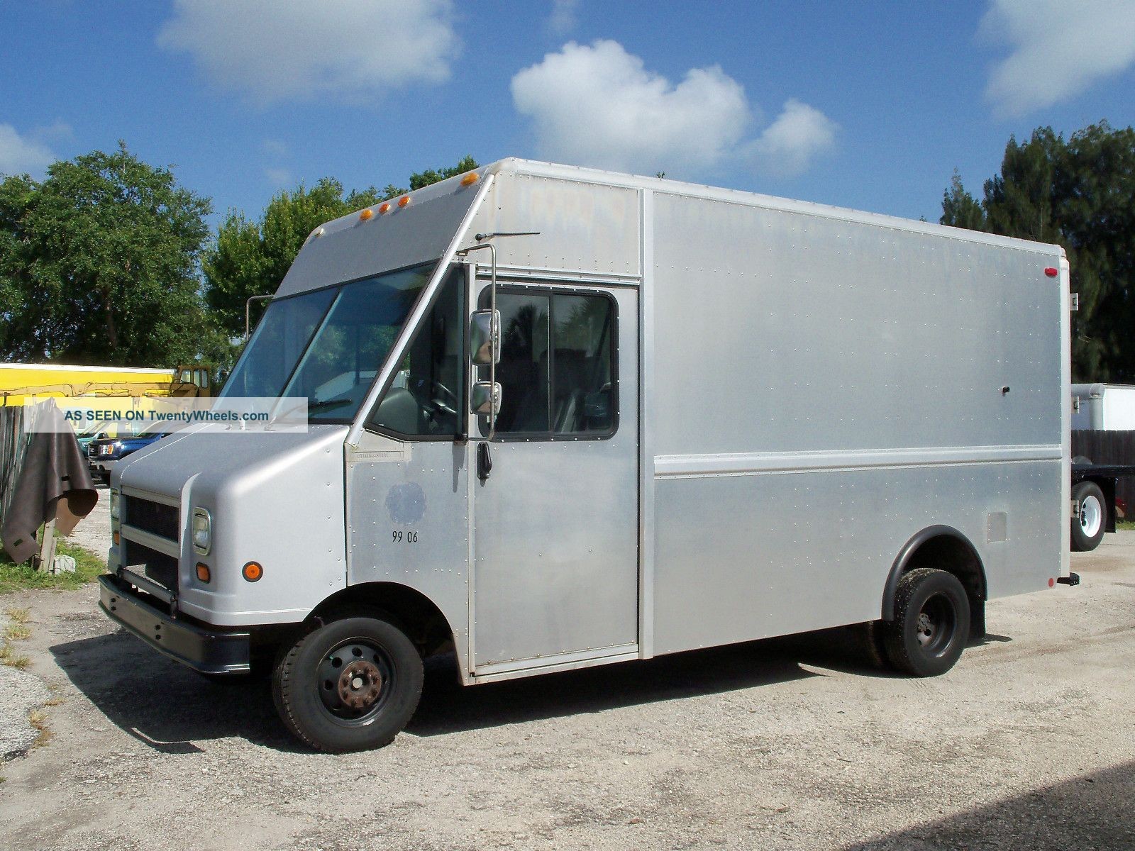 2002 FORD E-450