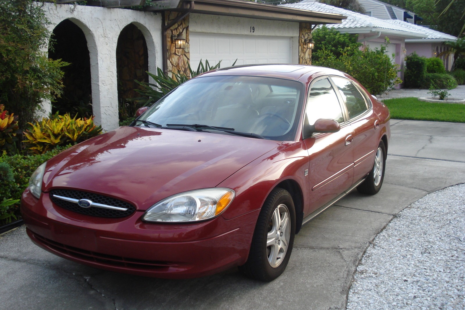 2002 FORD TAURUS