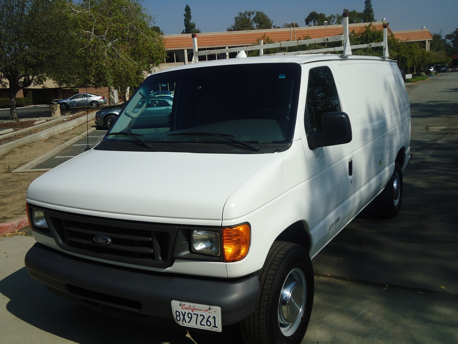 2005 FORD E-350