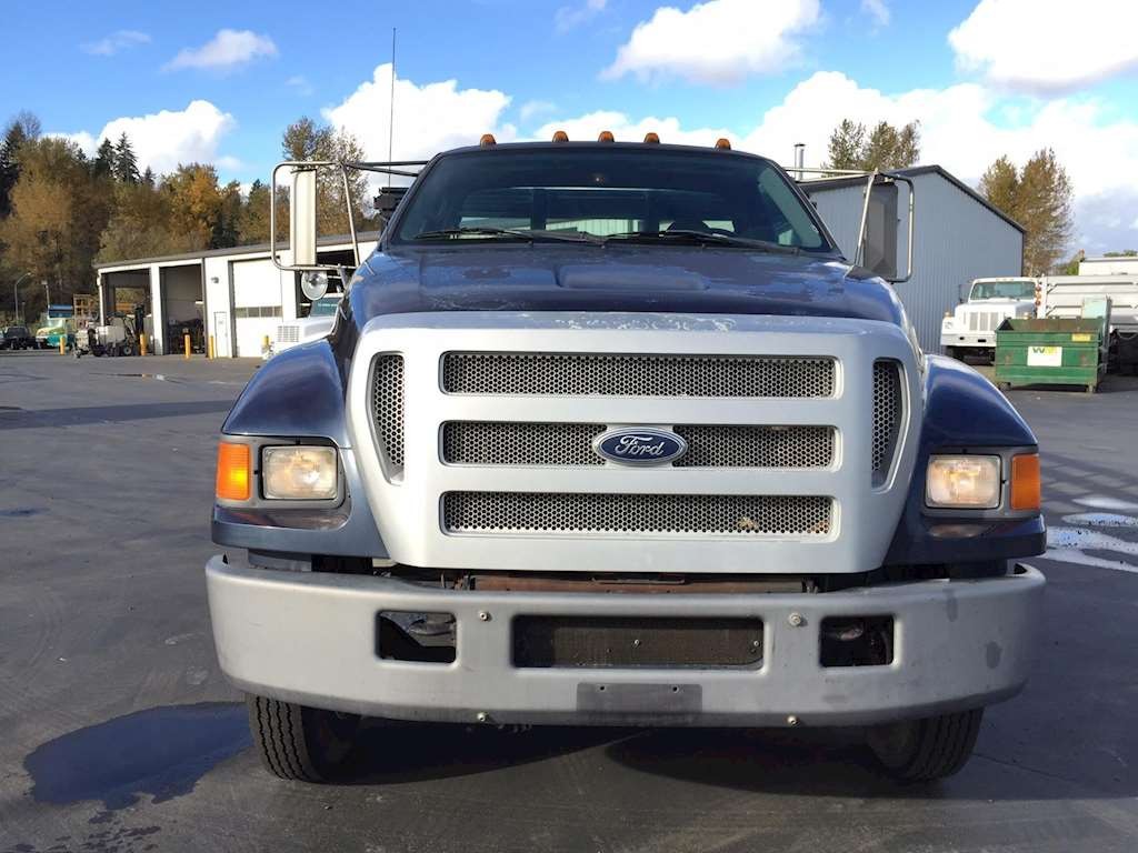 2005 FORD F-750