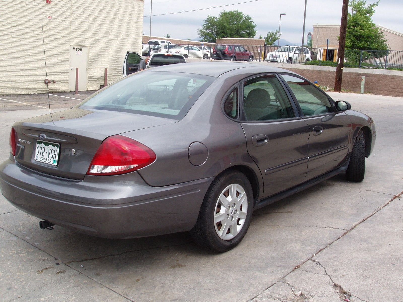 2005 FORD TAURUS