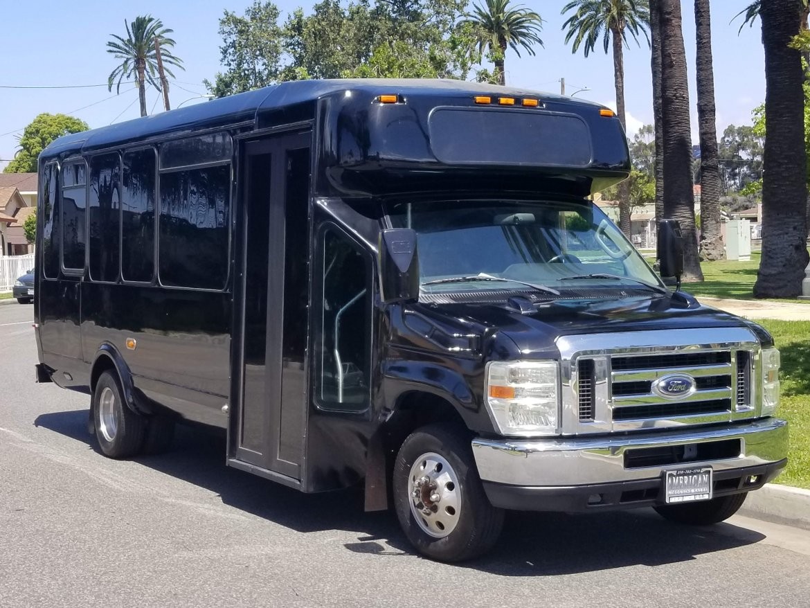 2010 FORD E-450