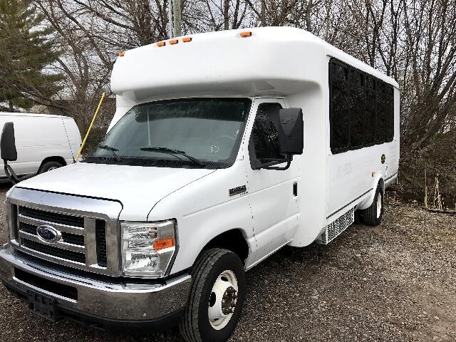 2011 FORD E-450