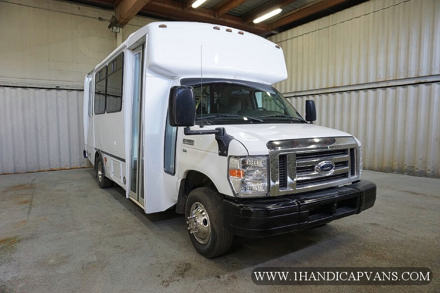 2013 FORD E-450