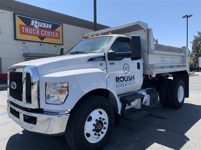 2017 FORD F-750